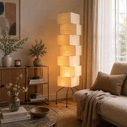 Cozy Japandi style living room corner with warm light from Akari UF4-L10 lamp - stuberlighting