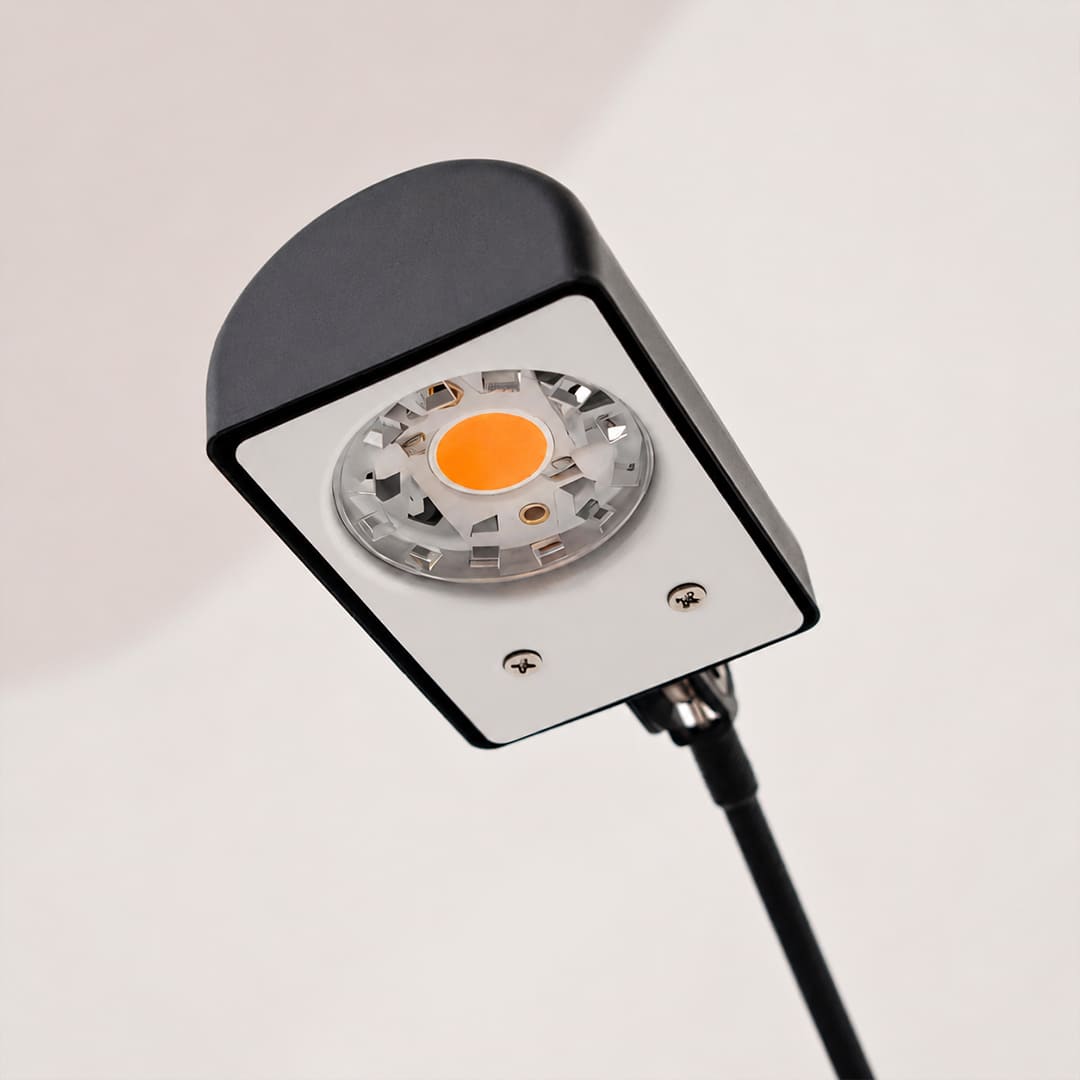 Braccio floor lamp integrated LED module built in 50000 hour lifespan no bulb replacement warm 3000K detail close up practical hardware