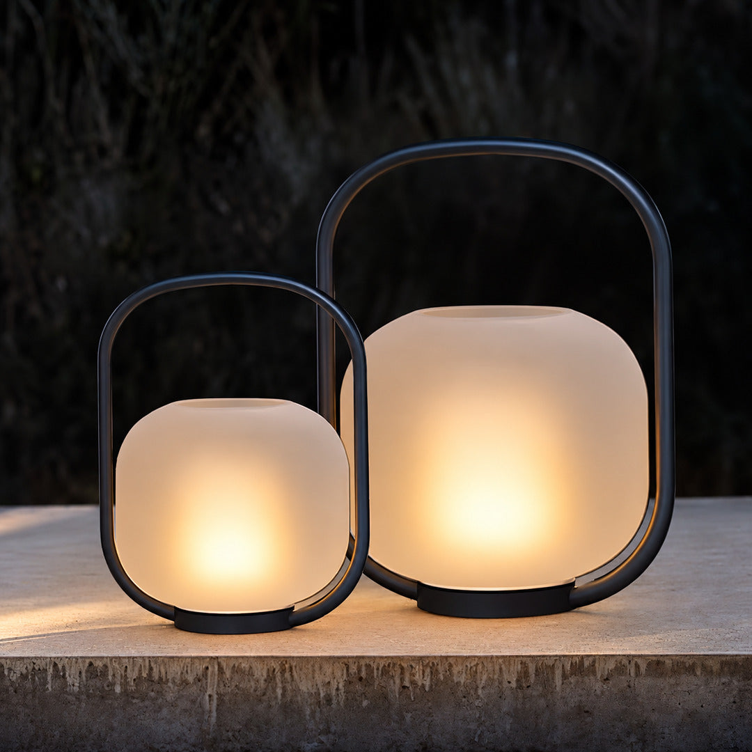 Size chart of the Falo portable lantern showing the 15.4 and 20.5 inch heights