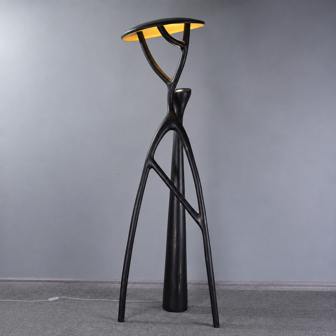 Close-up of the intricate intertwining tree-branch form of the Ramo sculpture floor lamp