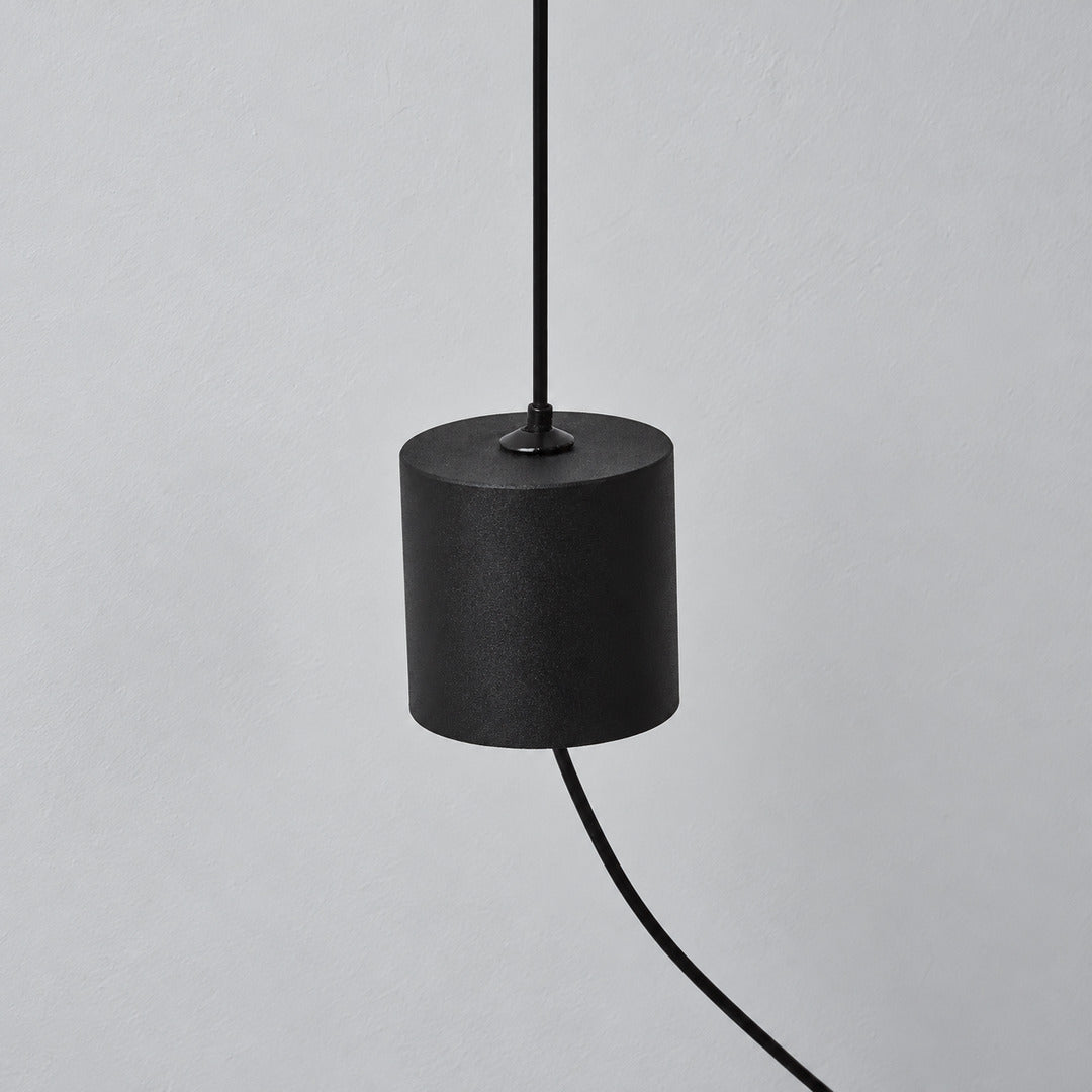 Floor end and plug-in cord of the Riga floor-to-ceiling LED tube lamp