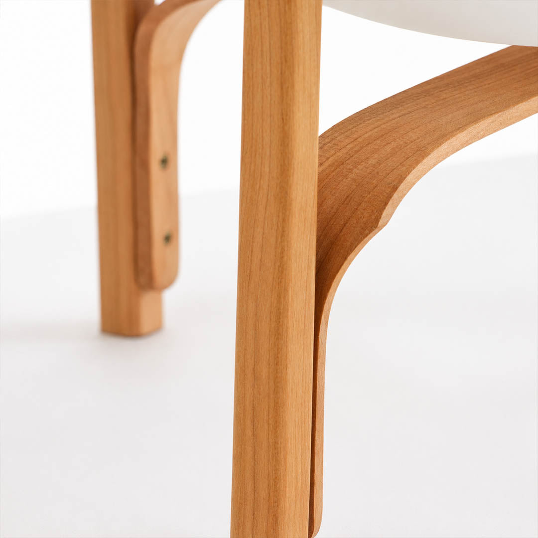 Wynne wood handle Walnut Ash craftsmanship grain texture warm natural material detail close up quality